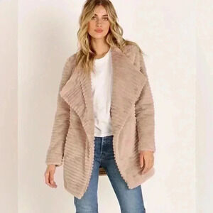 BB Dakota Women’s Winsford Faux Fur Jacket Camel size medium